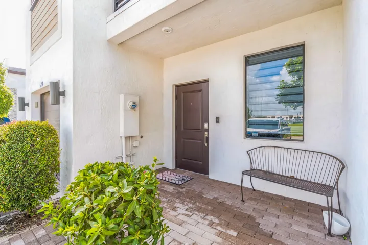 230_NE_208th_Terrace_North_Miami_Beach_F