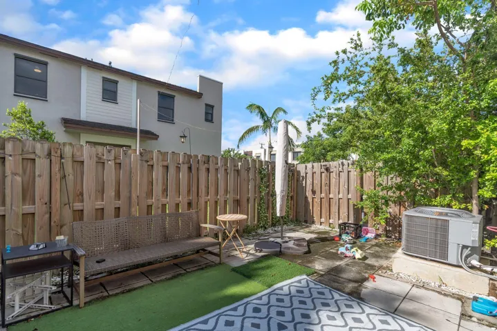 230_NE_208th_Terrace_North_Miami_Beach_F