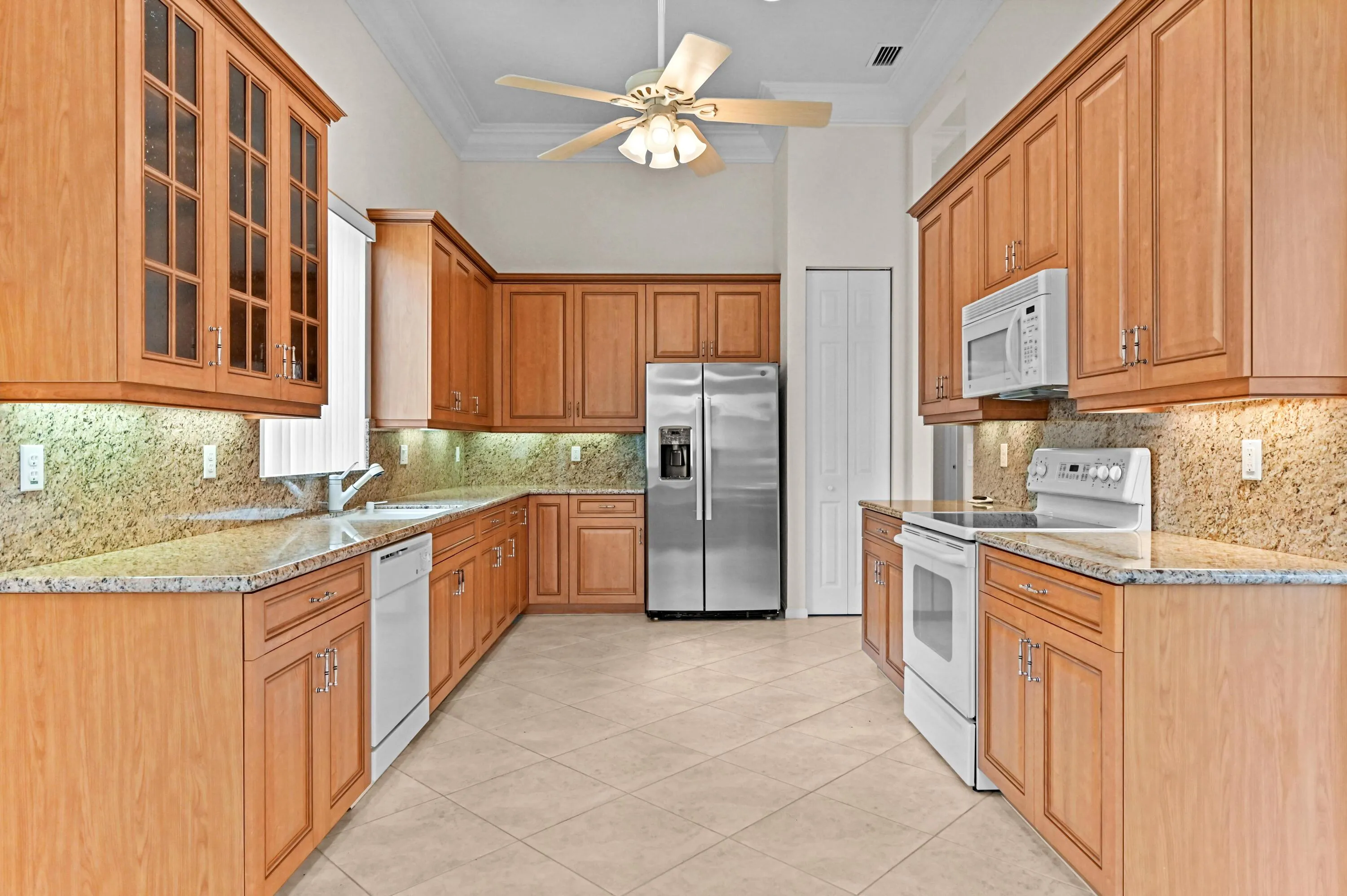 25 Kitchen 03