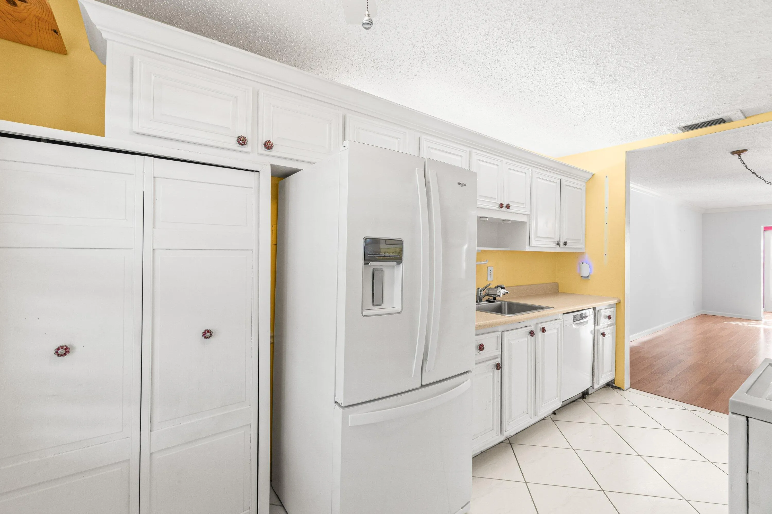 Pantry.014-1020SilkOakTerrace-102-