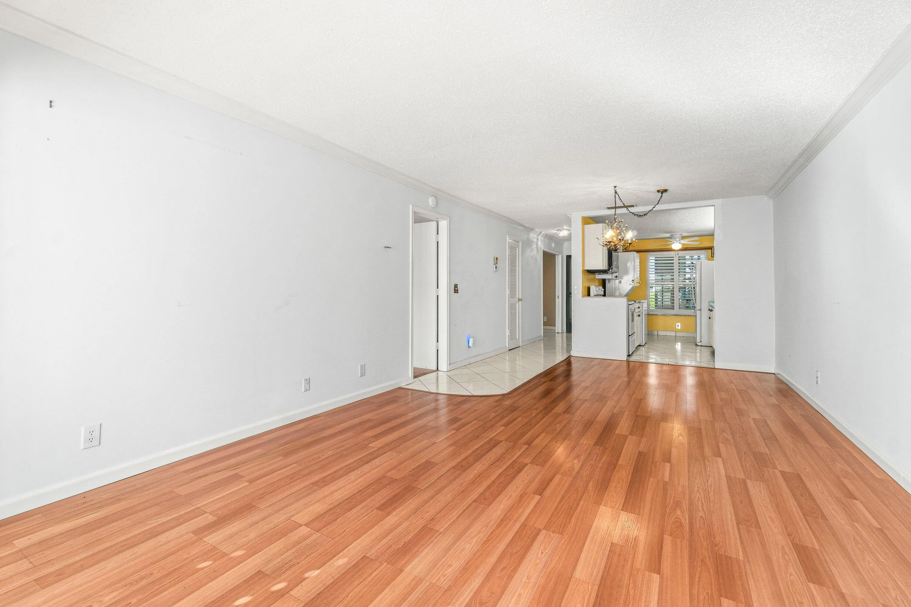Living Dining011-1020SilkOakTerrace-102-