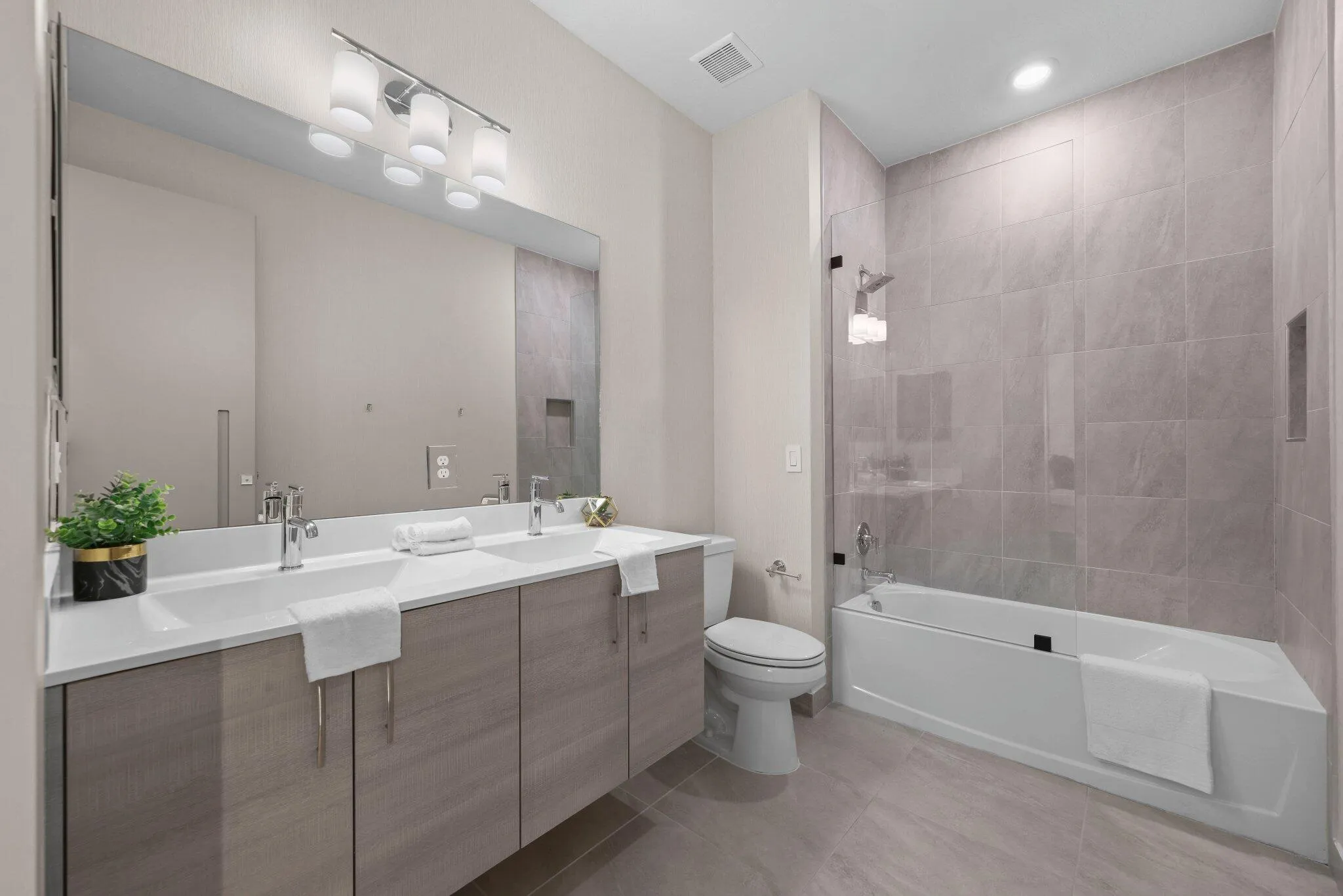 Upstairs Bathroom