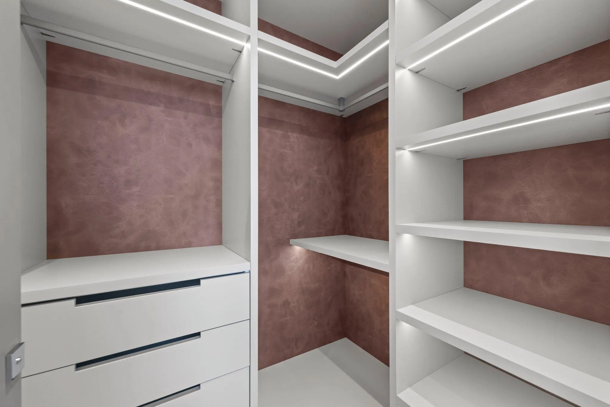2nd Bedroom Closet