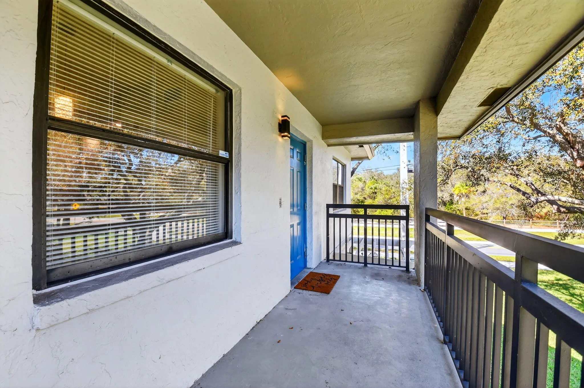 Corner unit