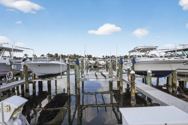 02_915_Bay_Colony_Dr_S_Juno_Beach_FL_334