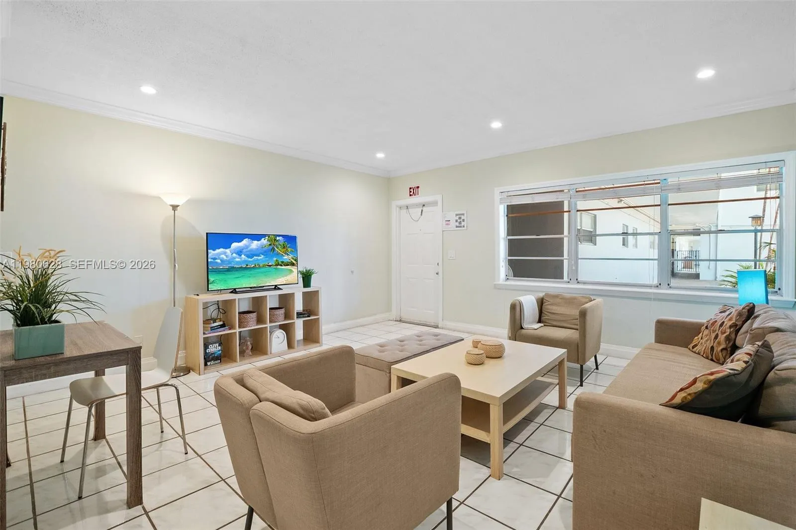 Unit is unfurnished. The furniture seen on pictures are from a previous tenant