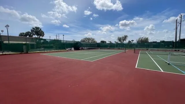 pickleball courts