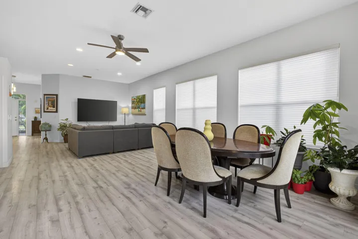 Dining/ Living Room