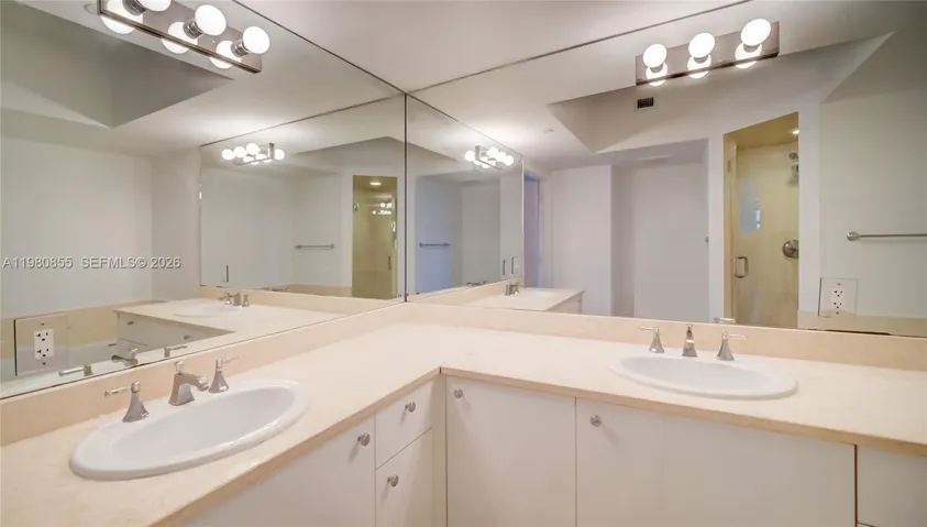 Master bathroom.Dual sink