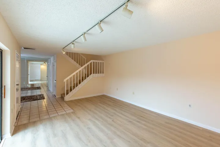 TALK ABOUT A LIVING ROOM
