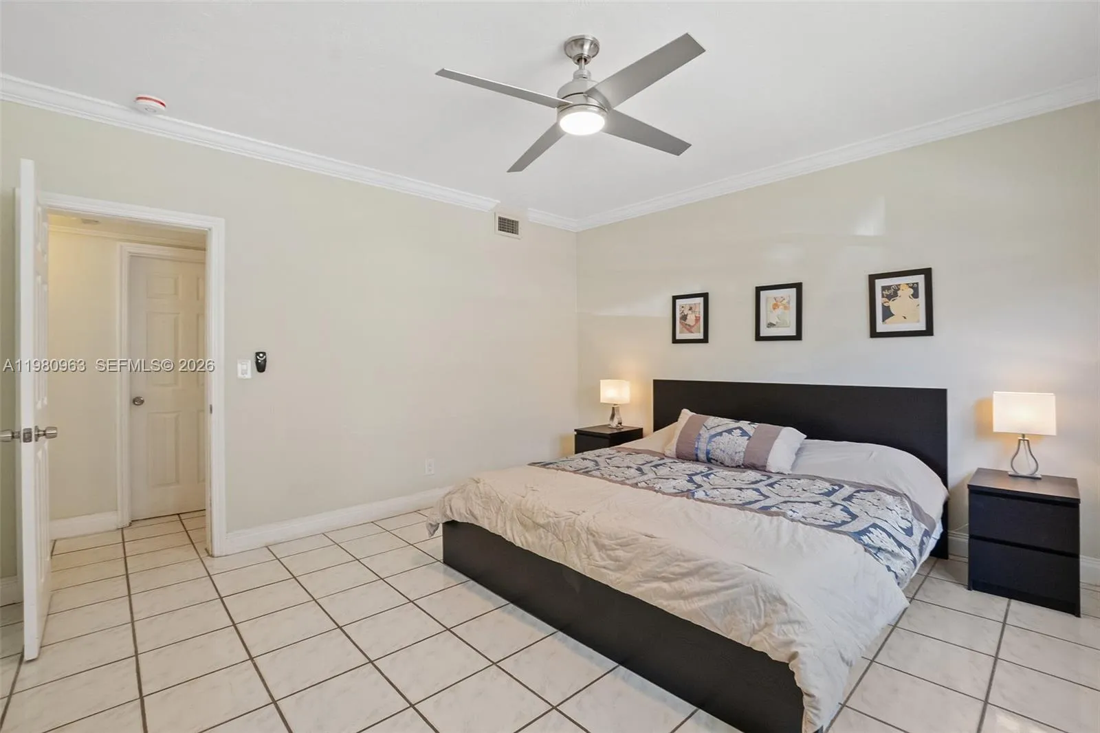 Unit is unfurnished. The furniture seen on pictures are from a previous tenant