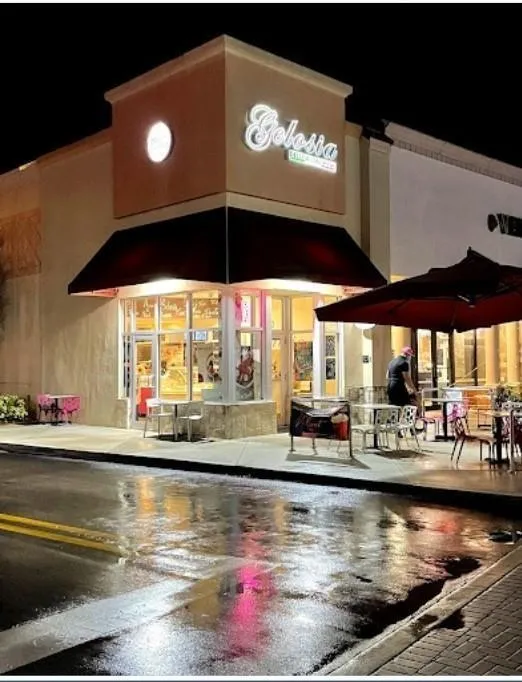 SHOPS AT PEMBROKE GARDENS