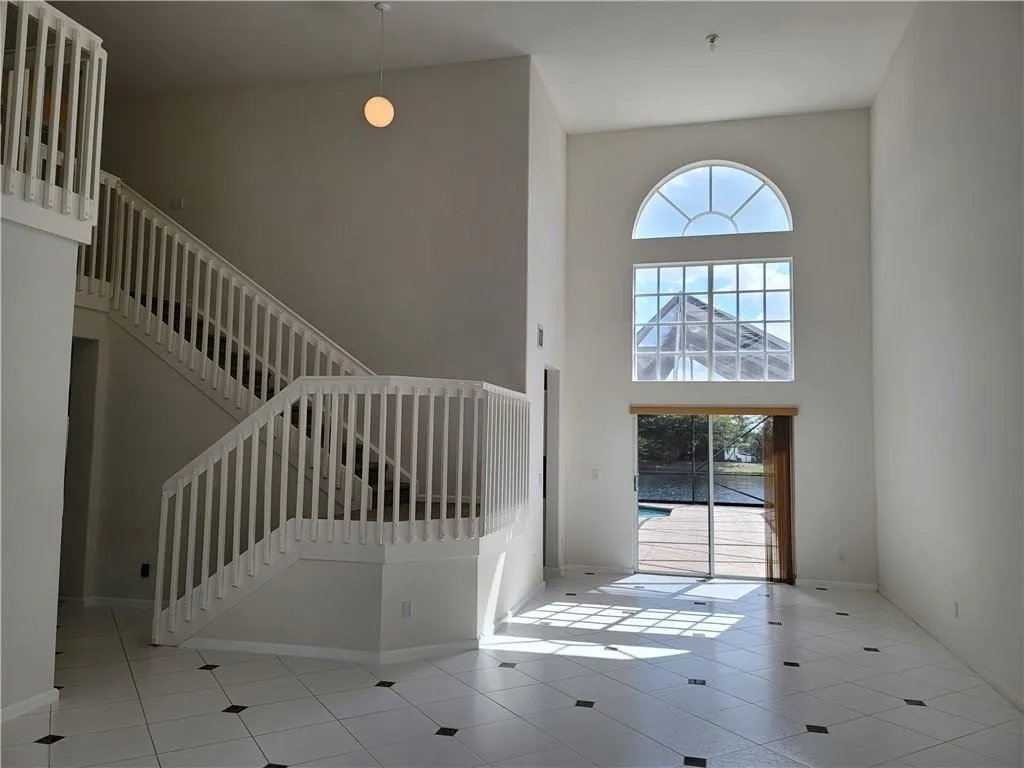 LIVING ROOM /DINING ROOM