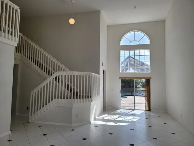 LIVING ROOM /DINING ROOM