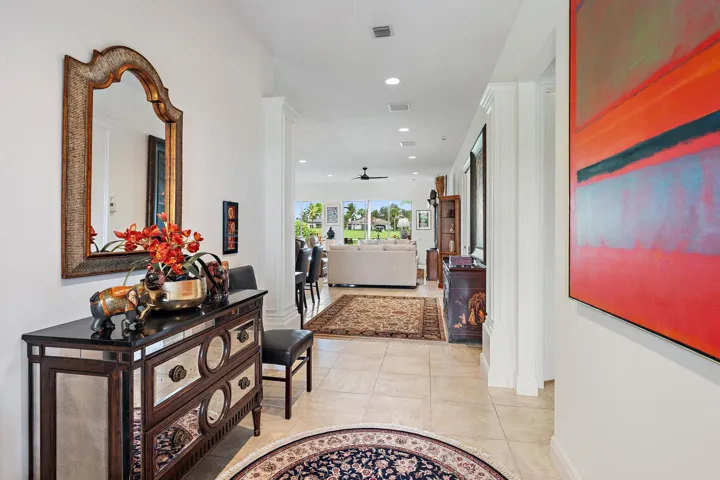 10675 La Strada