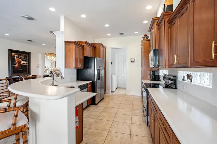 10675 La Strada