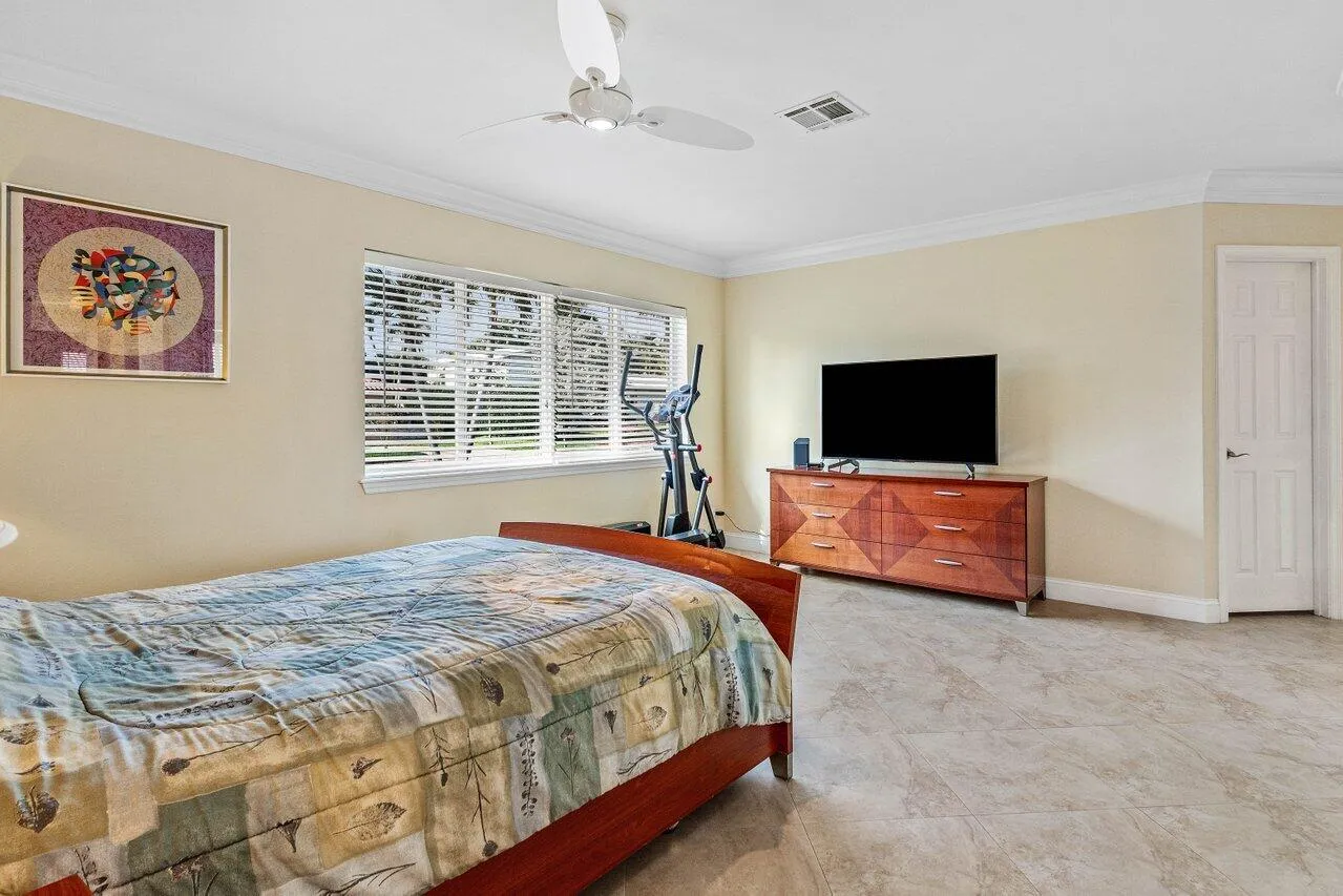 024-899GranadaDrive-BocaRaton-FL-33432-S