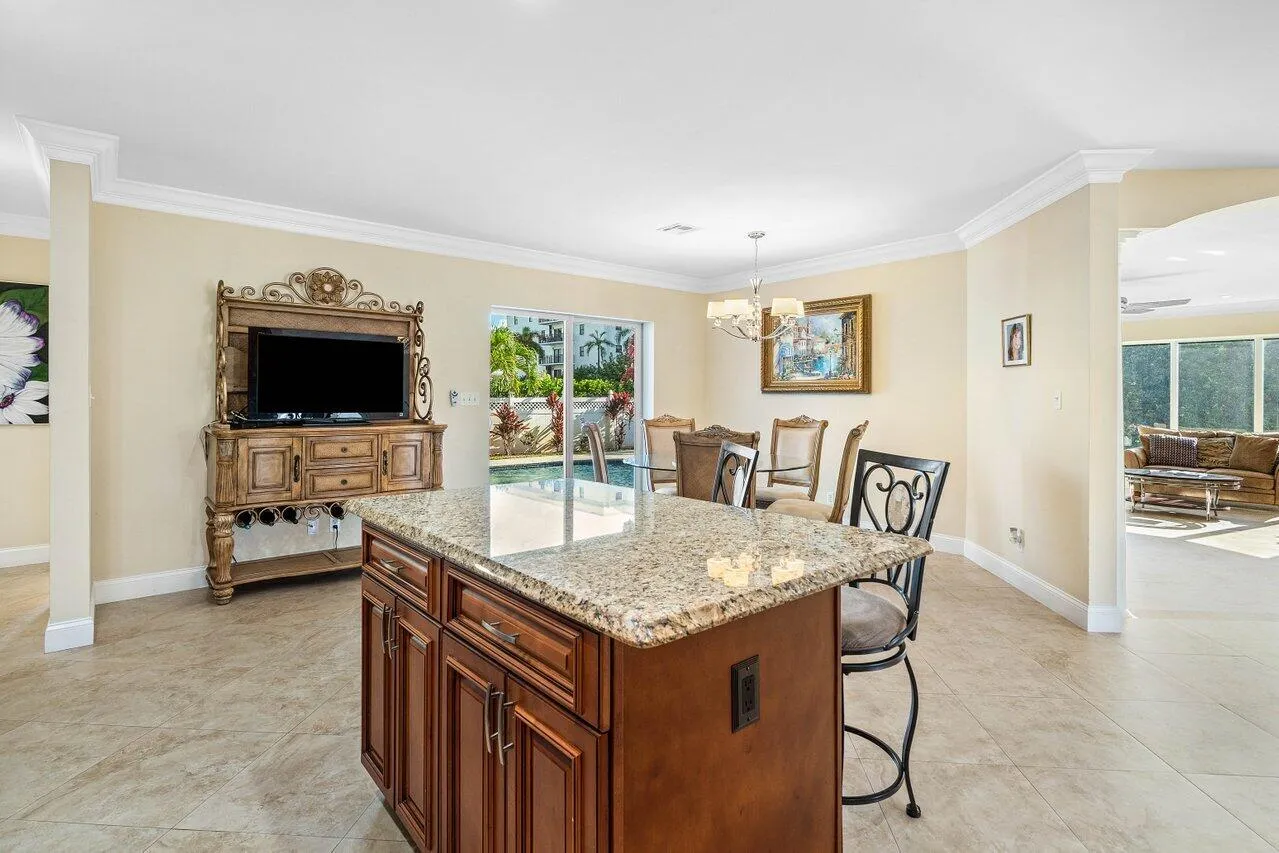 013-899GranadaDrive-BocaRaton-FL-33432-S