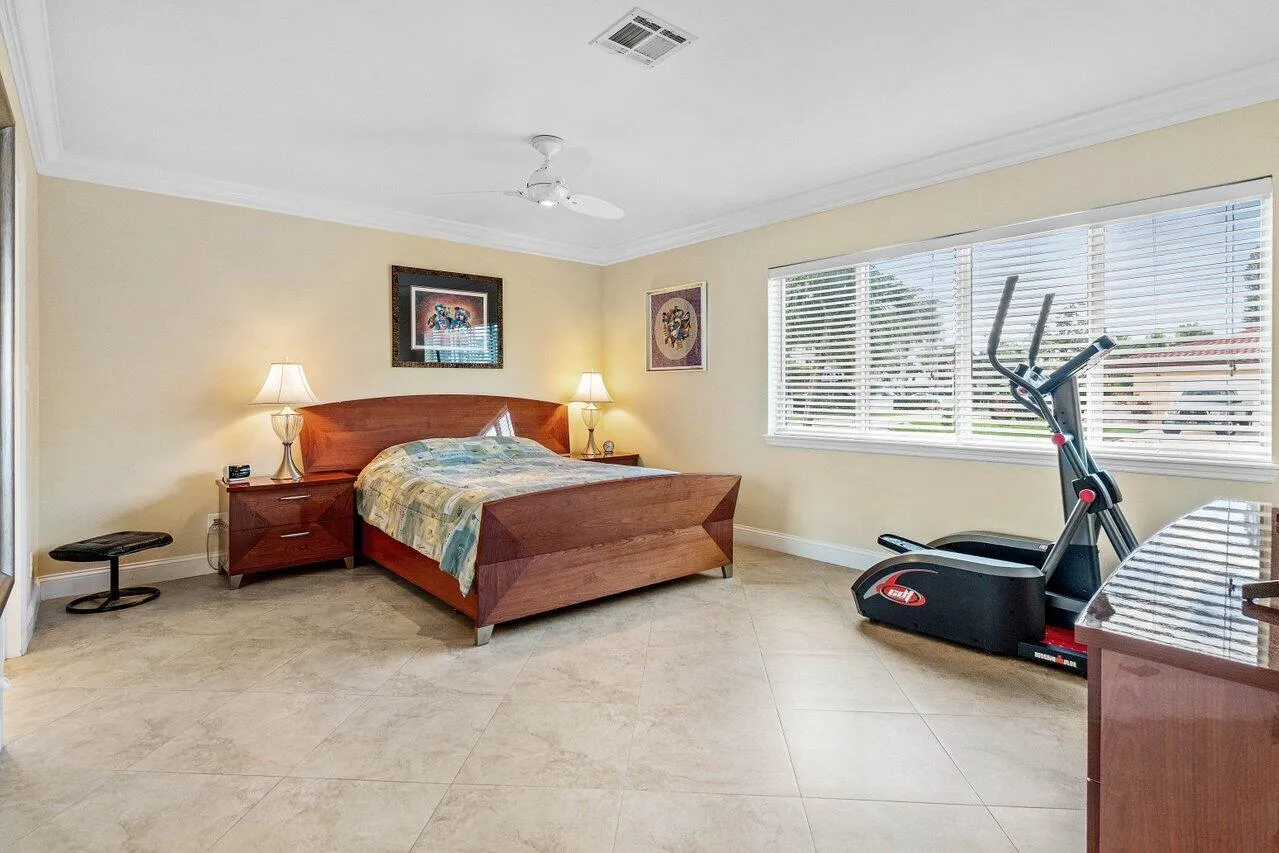 022-899GranadaDrive-BocaRaton-FL-33432-S