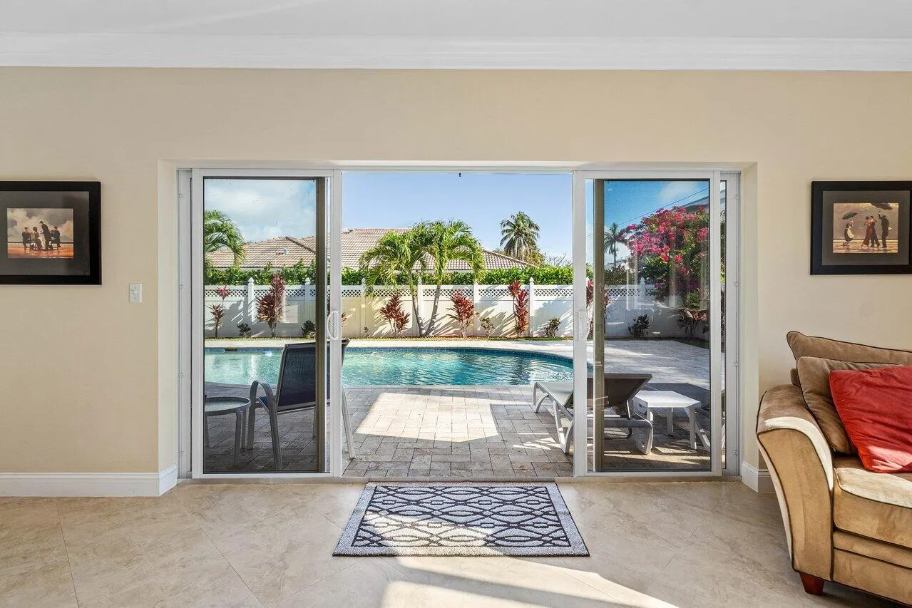 012-899GranadaDrive-BocaRaton-FL-33432-S