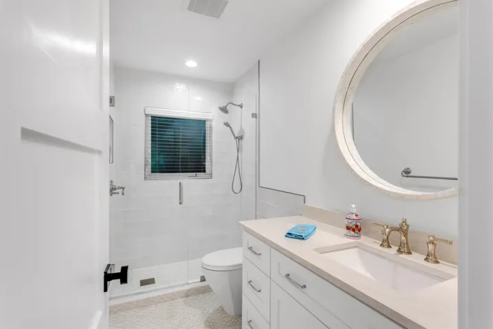 BATHROOM_1_EB