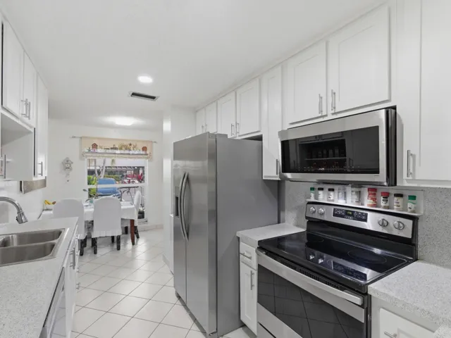 Kitchen 4