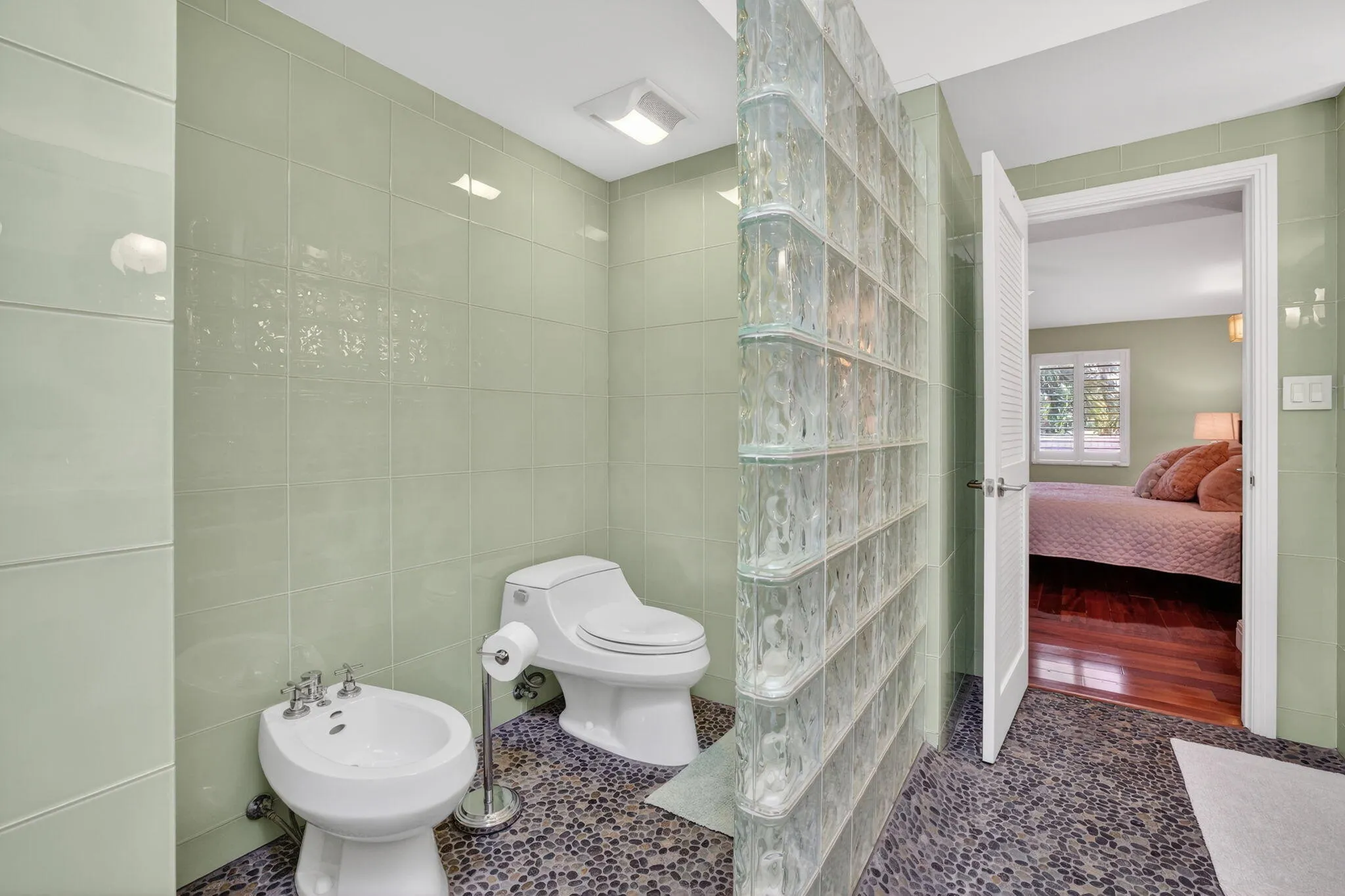 57-web-or-mls-57-web-or-mls-699A7358