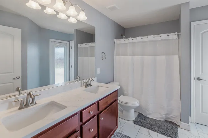 4633 SW Junietta Terrace-10