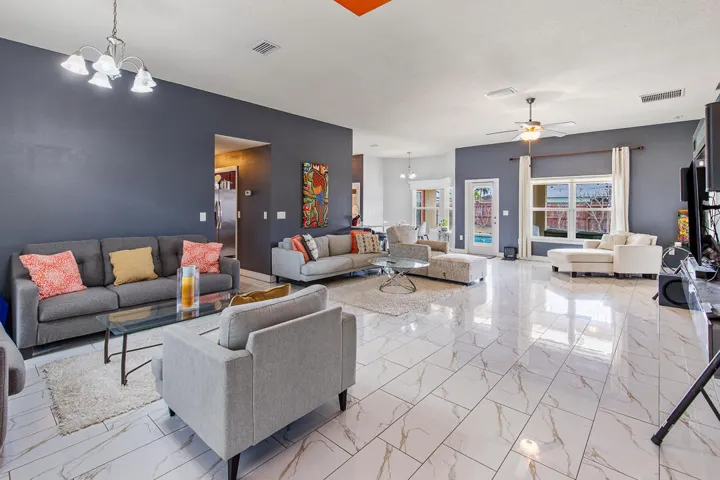 4633 SW Junietta Terrace-36