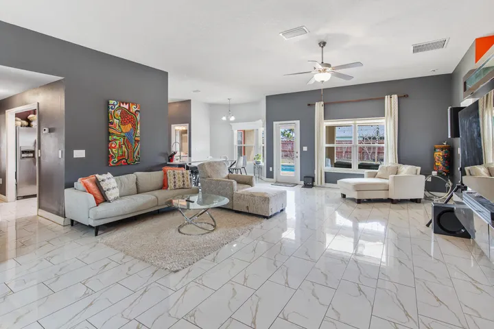 4633 SW Junietta Terrace-20