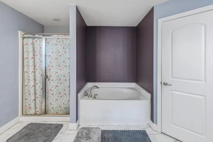 4633 SW Junietta Terrace-25