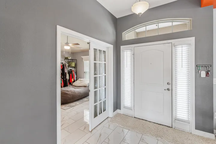 4633 SW Junietta Terrace-19
