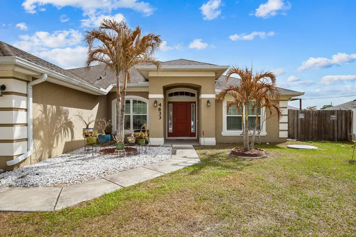 4633 SW Junietta Terrace-37
