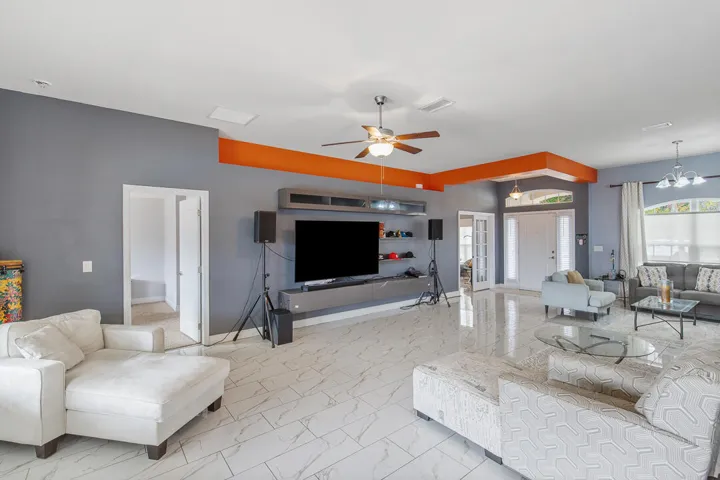 4633 SW Junietta Terrace-24