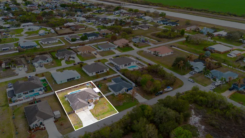 4633 SW Junietta Terrace-3