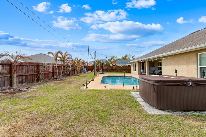 4633 SW Junietta Terrace-31