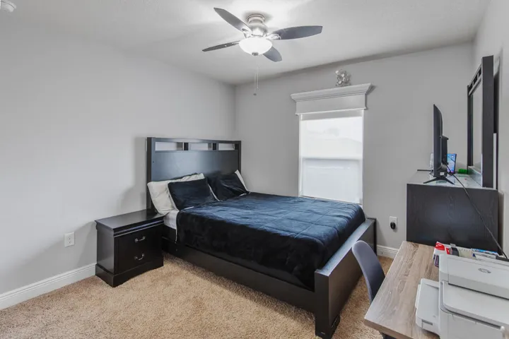 4633 SW Junietta Terrace-12