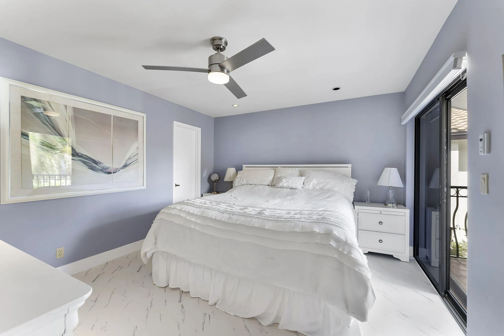 Large with King Size Bed