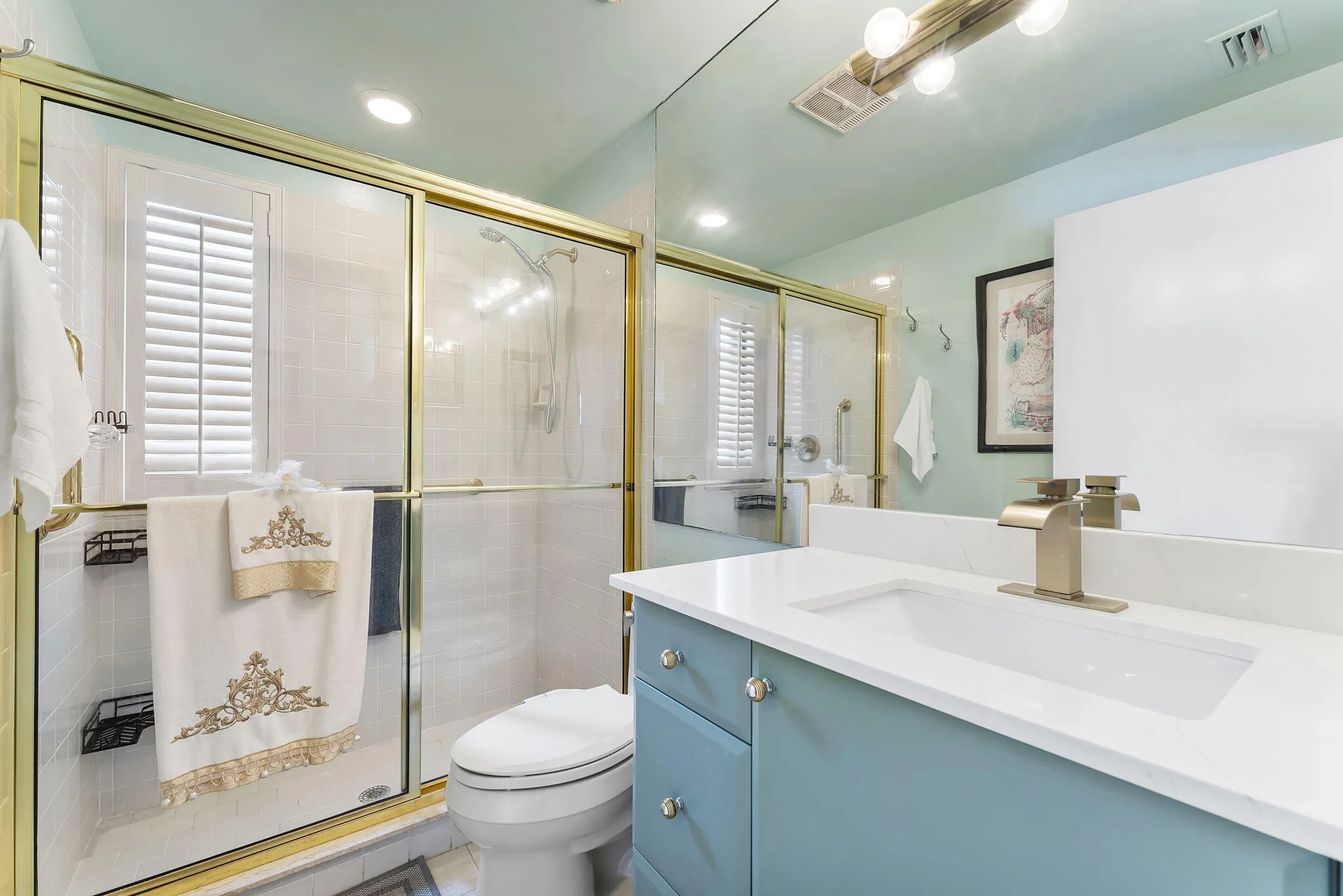 Downstairs FullBathroom