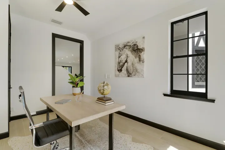 office:den 2