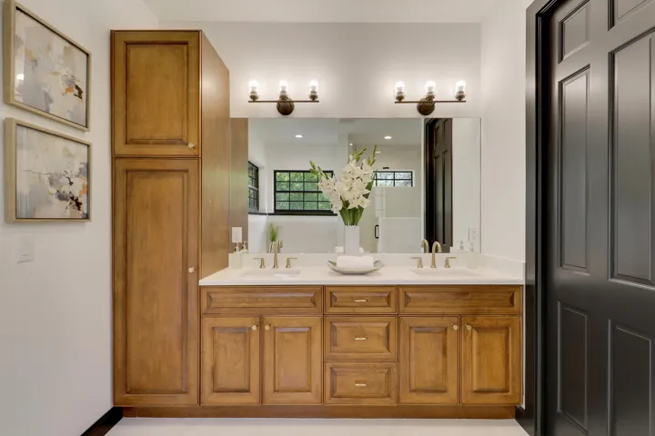 primary bath separate water closet