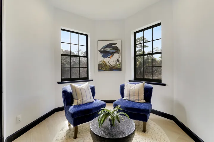 master sitting area