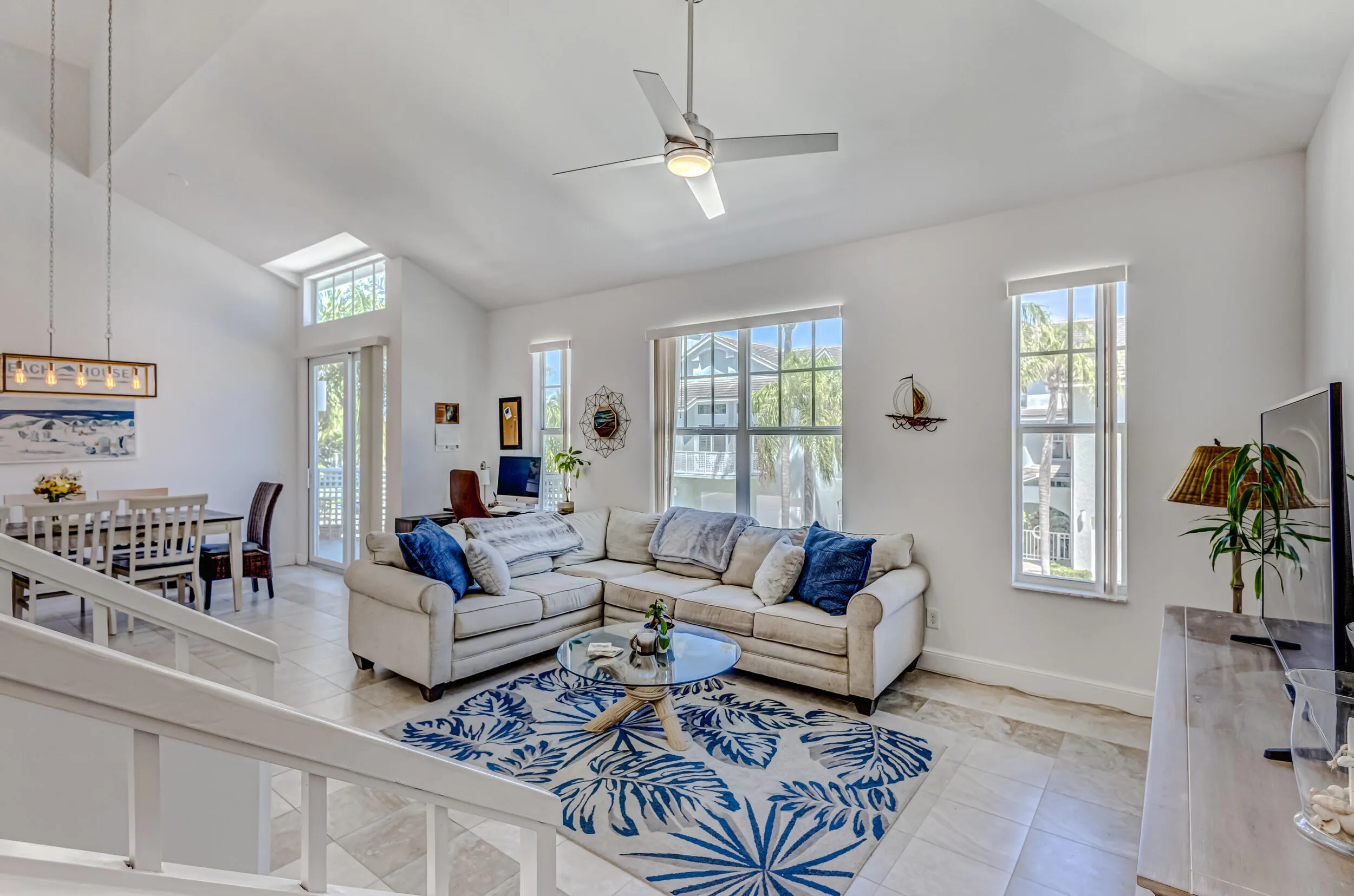 Living Room (3)
