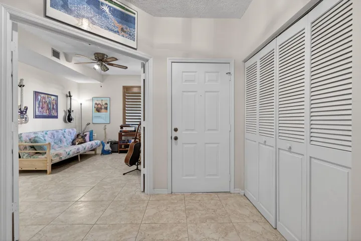 301 SEA OATS 8-web-or-mls-_MLP8481