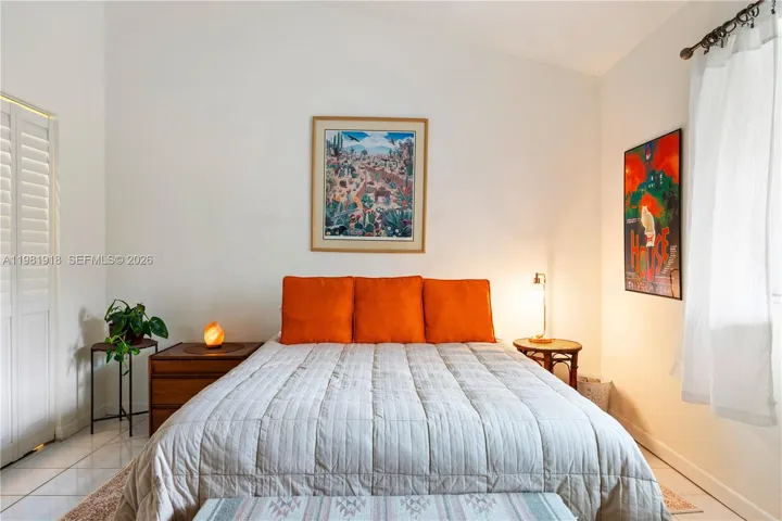 spacious 2nd bedroom