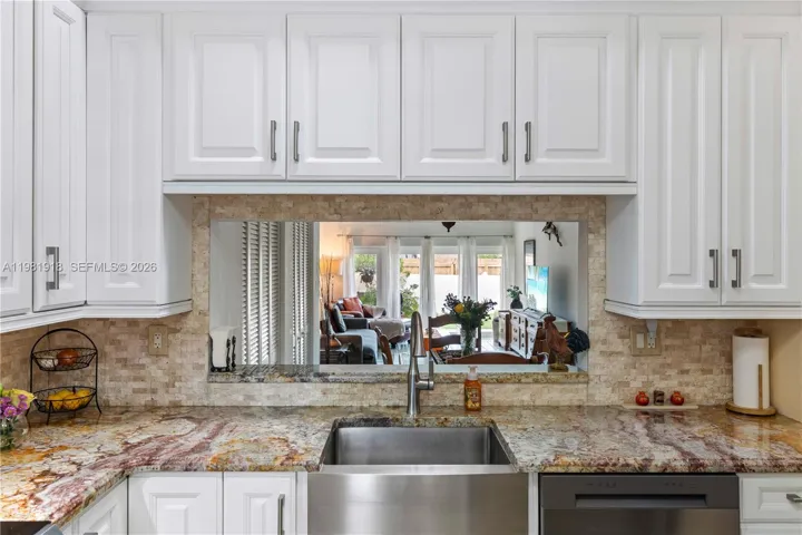 ease to dining room