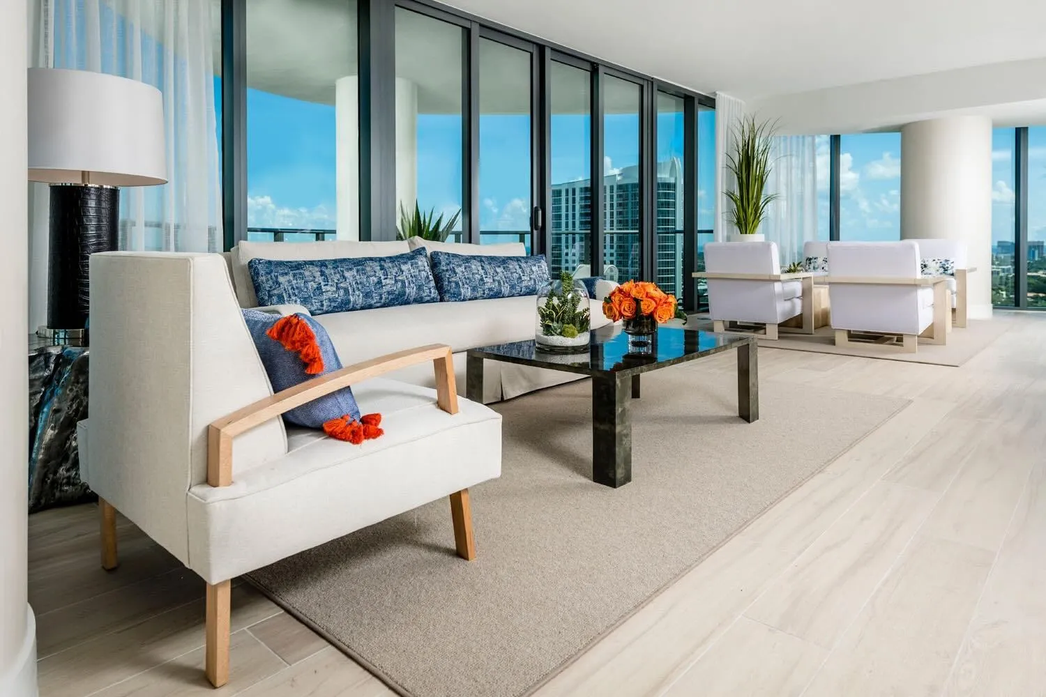 Apartments-for-Rent-LasOlas-Patio3