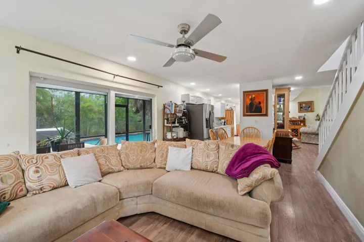 12-web-or-mls-SW 20th St-S0703-010