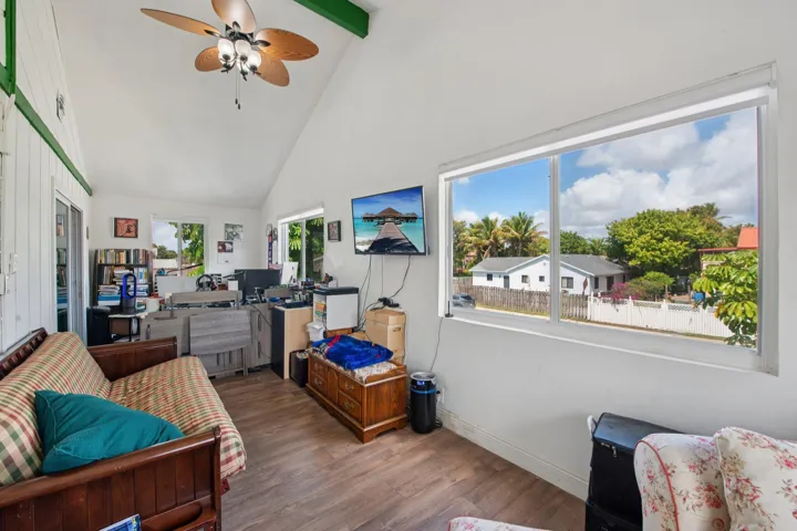 32-web-or-mls-SW 20th St-S0703-030