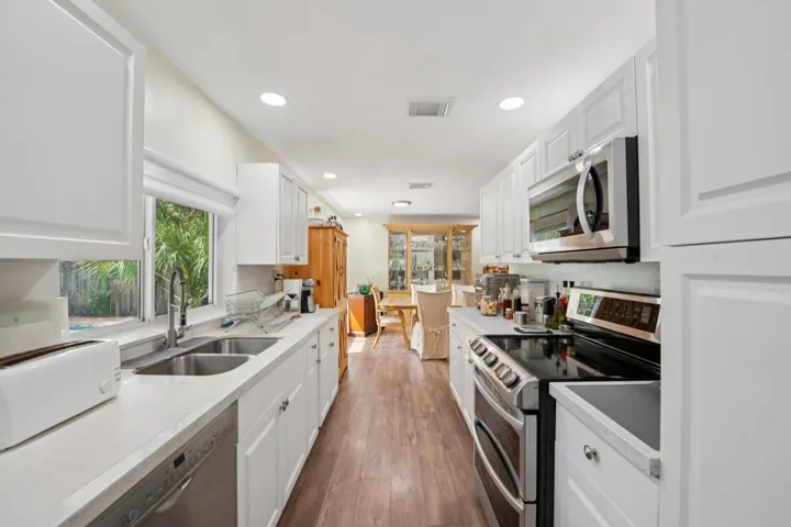 21-web-or-mls-SW 20th St-S0703-019